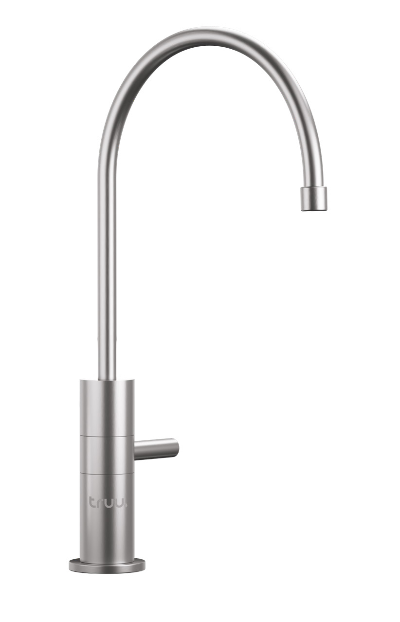 Freistehender Edelstahl-Wasserhahn truu solo in matte silver mit gebogenem Auslauf und seitlichem Bedienhebel auf rundem Standfuß