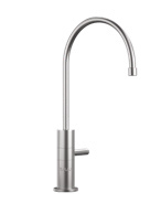 truu solo Wasserhahn in der Farbvariante matte silver mit gebogenem Auslauf und seitlichem Hebel